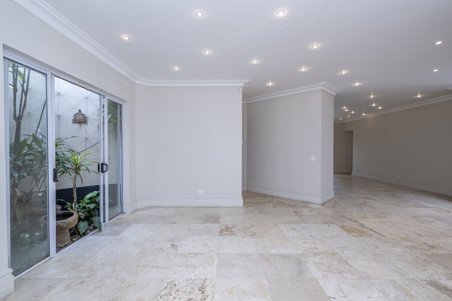 To Let 4 Bedroom Property for Rent in Kenilworth Upper Western Cape